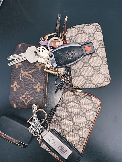 Replica Louis Vuiton Keychain 